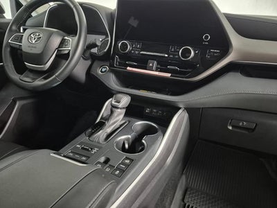 2025 Toyota Highlander XLE