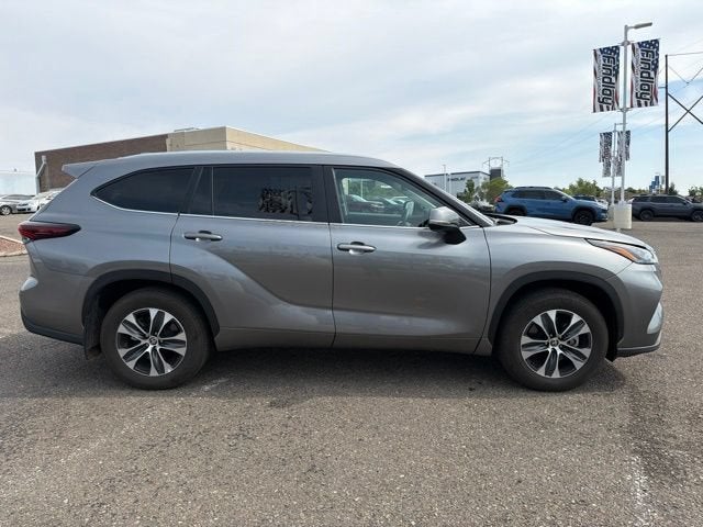 2025 Toyota Highlander XLE