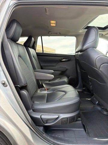 2025 Toyota Highlander XLE