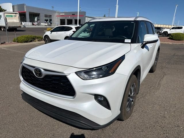 2025 Toyota Highlander XLE