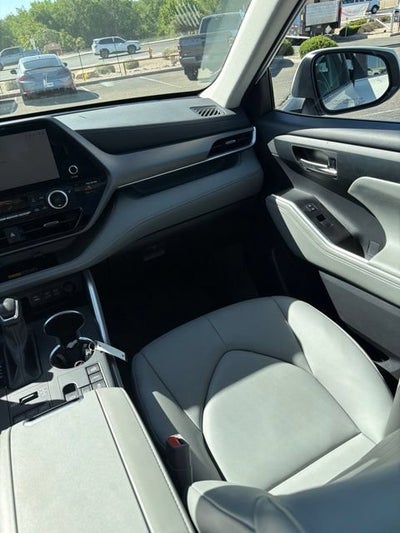 2025 Toyota Highlander XLE