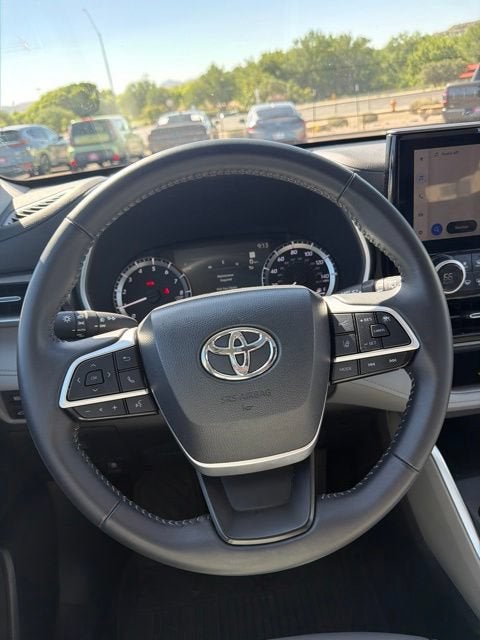 2025 Toyota Highlander XLE