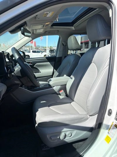 2025 Toyota Highlander XLE