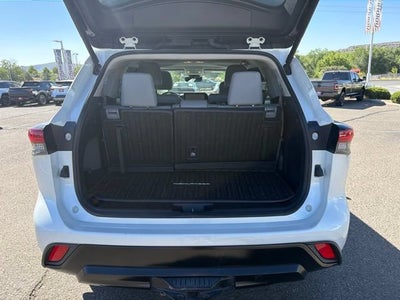 2025 Toyota Highlander XLE