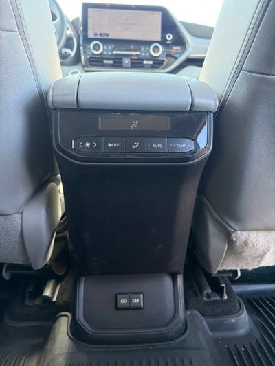 2025 Toyota Highlander XLE