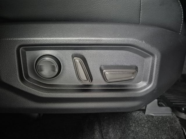 2025 Toyota Tundra 4WD SR5