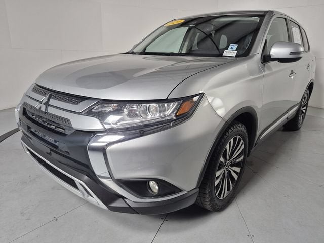 2020 Mitsubishi Outlander SE