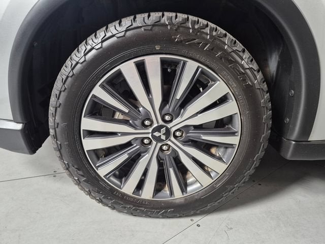 2020 Mitsubishi Outlander SE