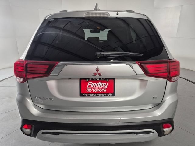2020 Mitsubishi Outlander SE
