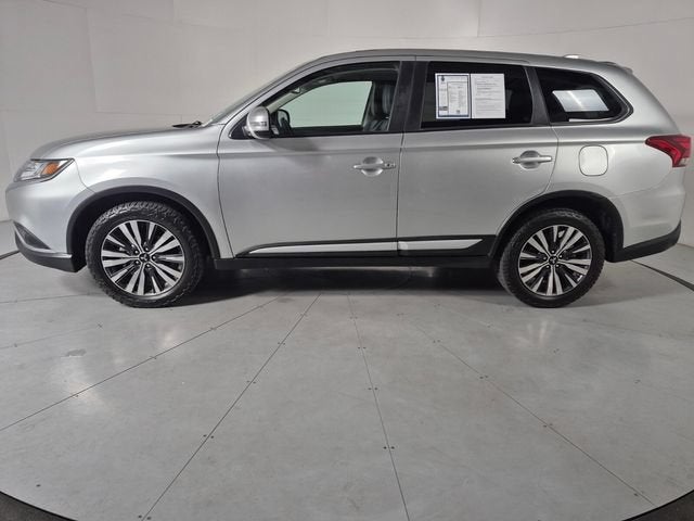 2020 Mitsubishi Outlander SE