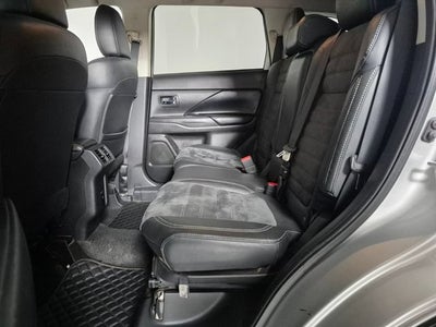2020 Mitsubishi Outlander SE
