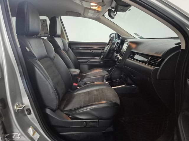 2020 Mitsubishi Outlander SE