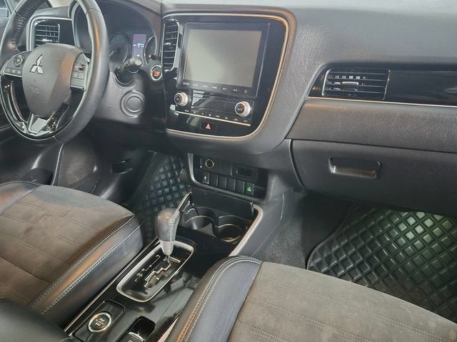 2020 Mitsubishi Outlander SE