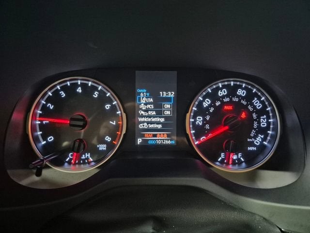 2020 Toyota RAV4 LE