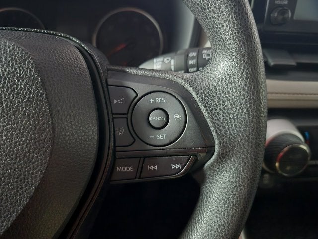 2021 Toyota RAV4 XLE - Photo 20