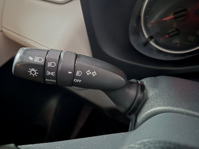 2021 Toyota RAV4 XLE - Photo 21