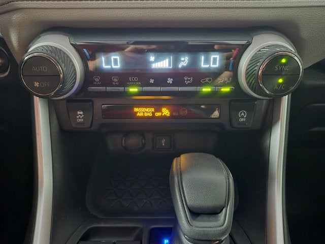 2021 Toyota RAV4 XLE - Photo 26