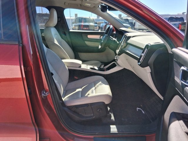 2020 Volvo XC40 Momentum