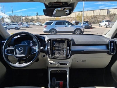 2020 Volvo XC40 Momentum