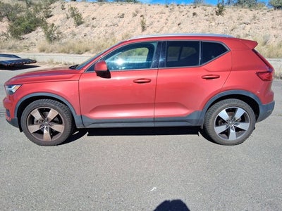 2020 Volvo XC40 Momentum