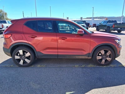 2020 Volvo XC40 Momentum