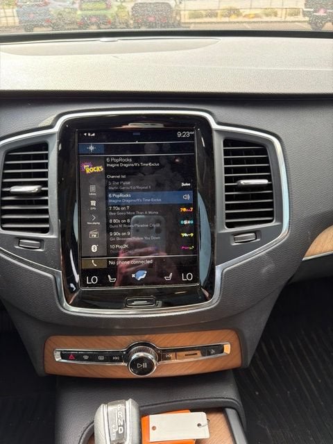 2021 Volvo XC90 Momentum