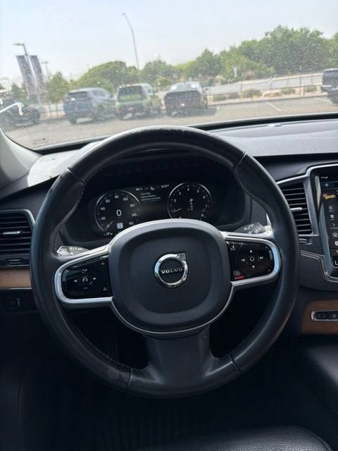 2021 Volvo XC90 Momentum