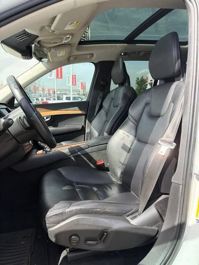 2021 Volvo XC90 Momentum
