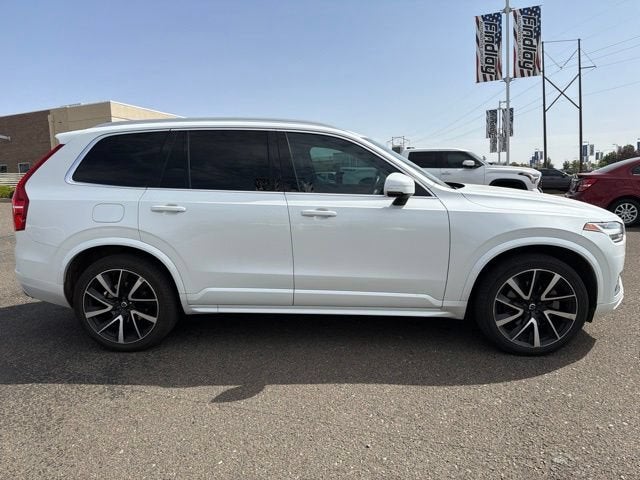 2021 Volvo XC90 Momentum