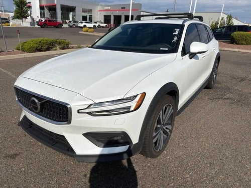 2023 Volvo V60 Cross Country Plus