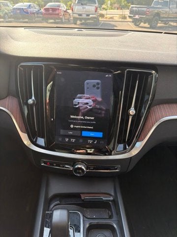 2023 Volvo V60 Cross Country Plus
