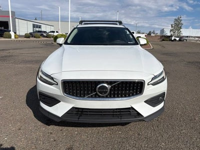 2023 Volvo V60 Cross Country Plus