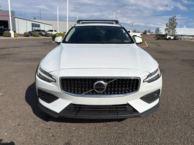2023 Volvo V60 Cross Country Plus