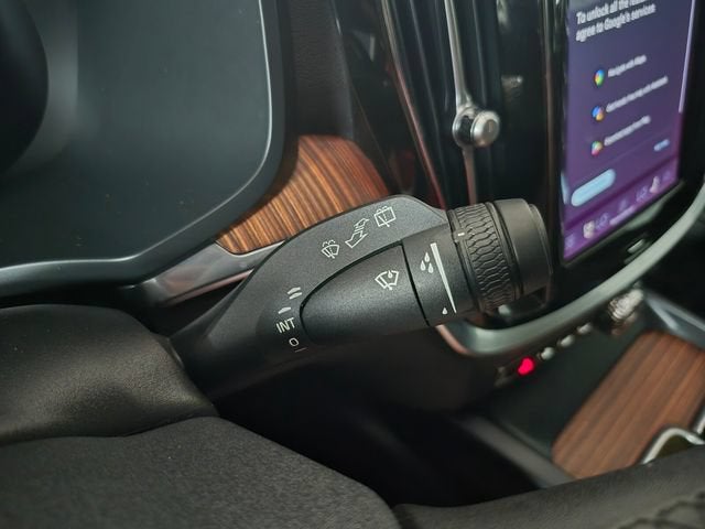 2023 Volvo V60 Cross Country Plus