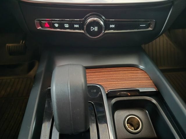 2023 Volvo V60 Cross Country Plus