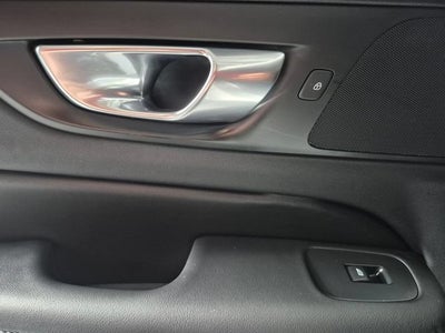 2023 Volvo V60 Cross Country Plus