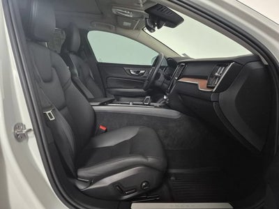 2023 Volvo V60 Cross Country Plus