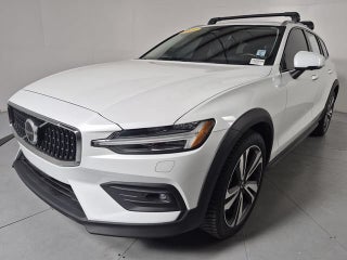 2023 Volvo V60 Cross Country Plus