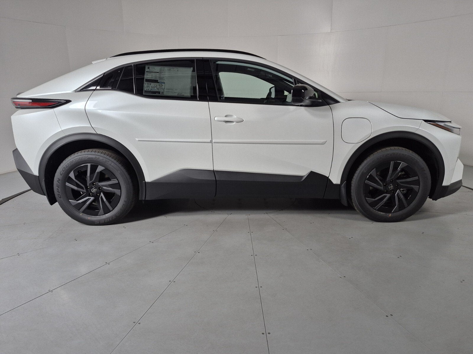 2026 Toyota C-HR SE